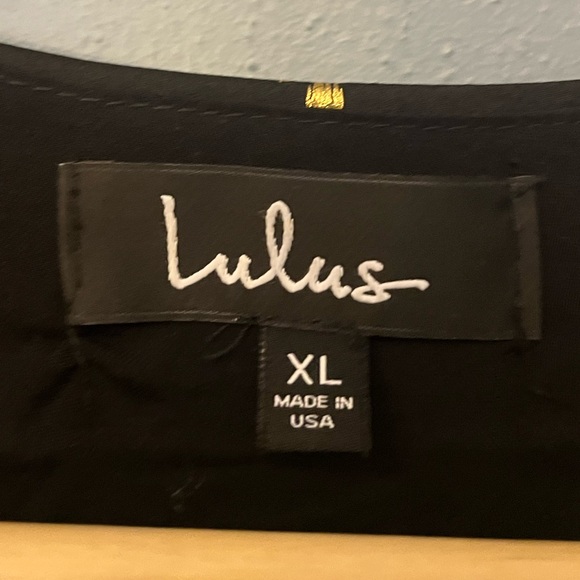 NWT Lulus Wrap Dress - Picture 2 of 3